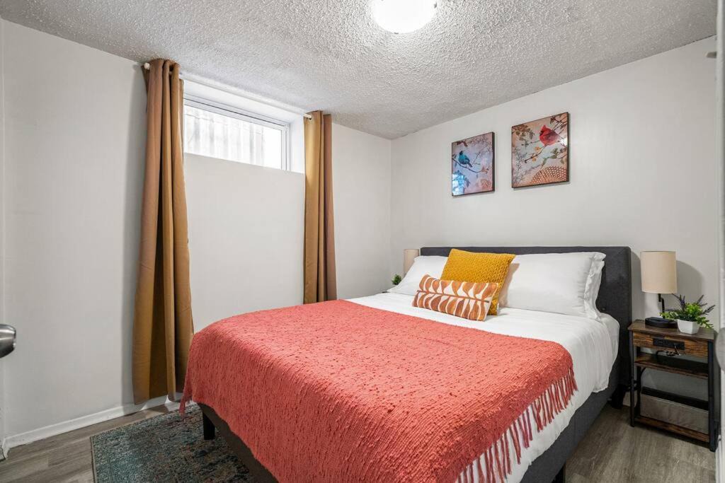 Photo of Bedroom in Forest Lawn