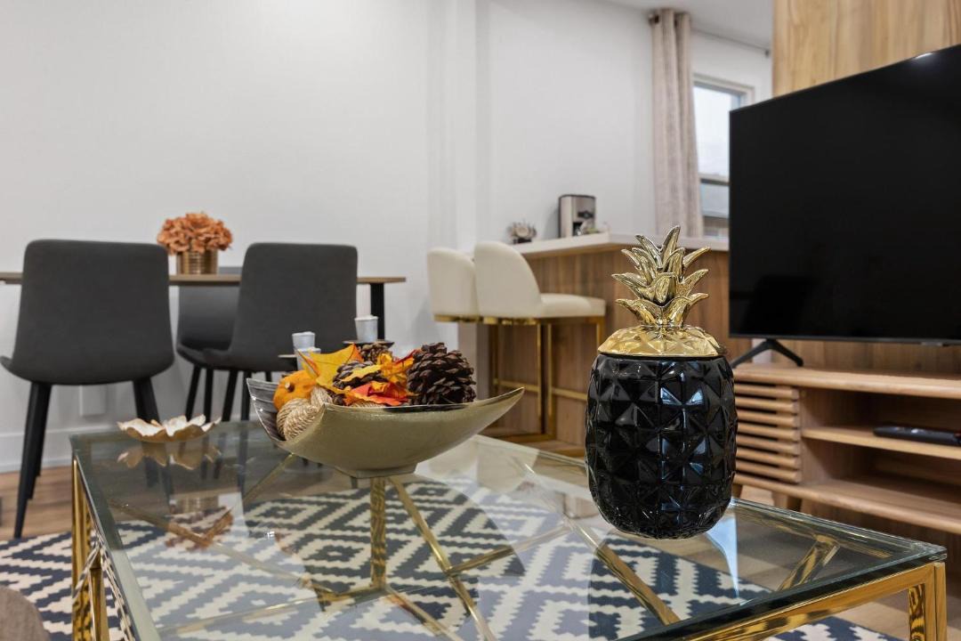 Photo of Livingroom in Woodbine Heights