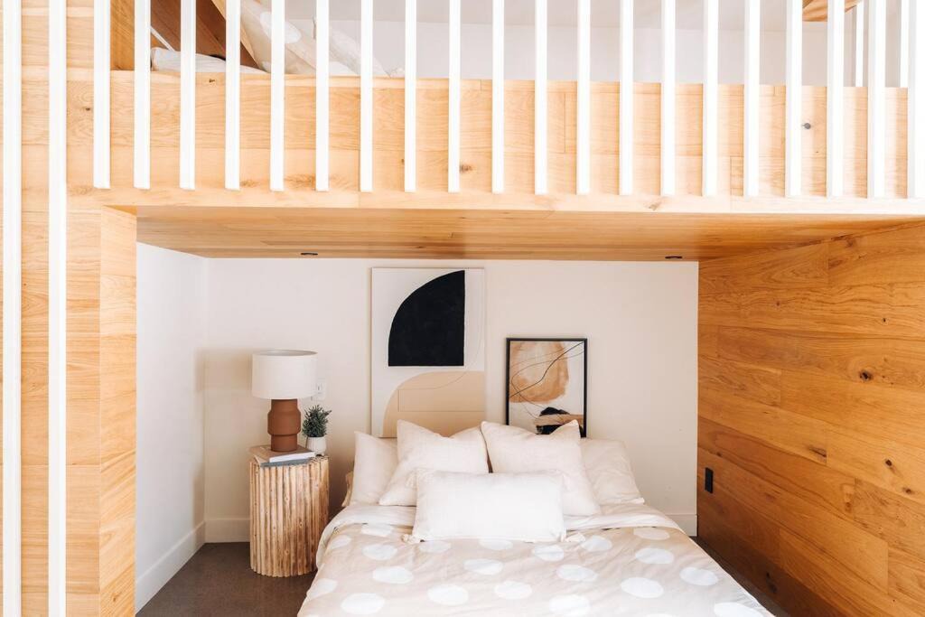 Photo of Bedroom in Val-des-Lacs