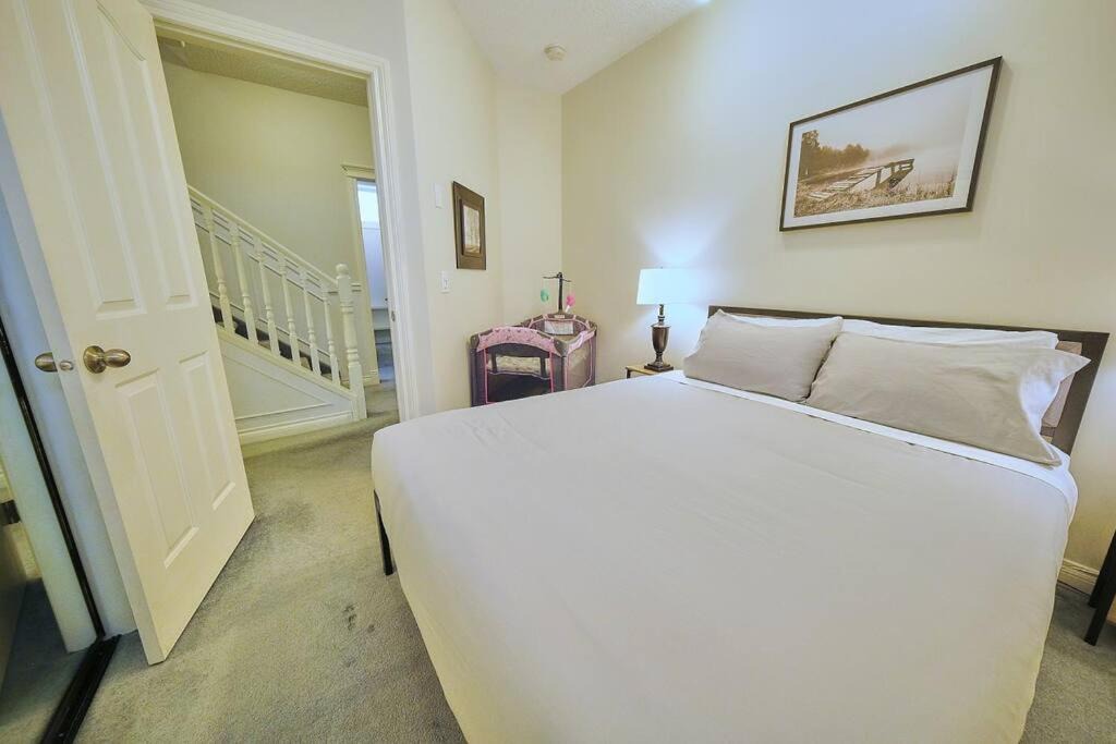 Photo of Bedroom in Arbour Lake