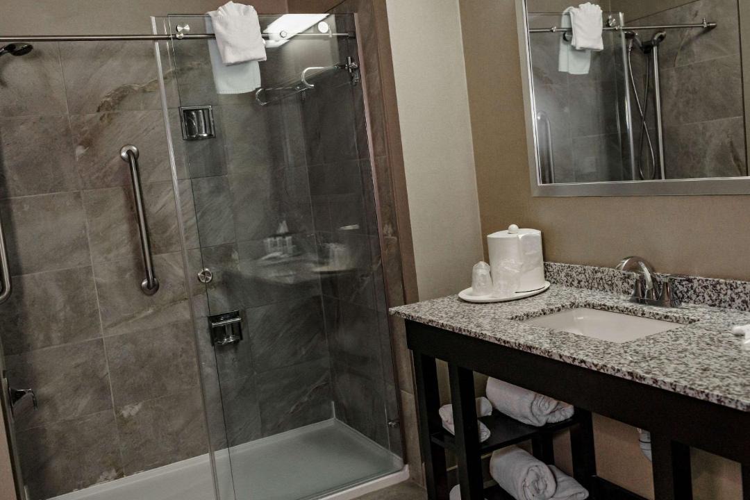 Photo of Bathroom in Leduc