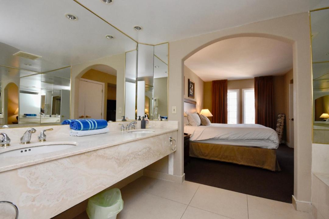 Photo of Bathroom in Oro-Medonte