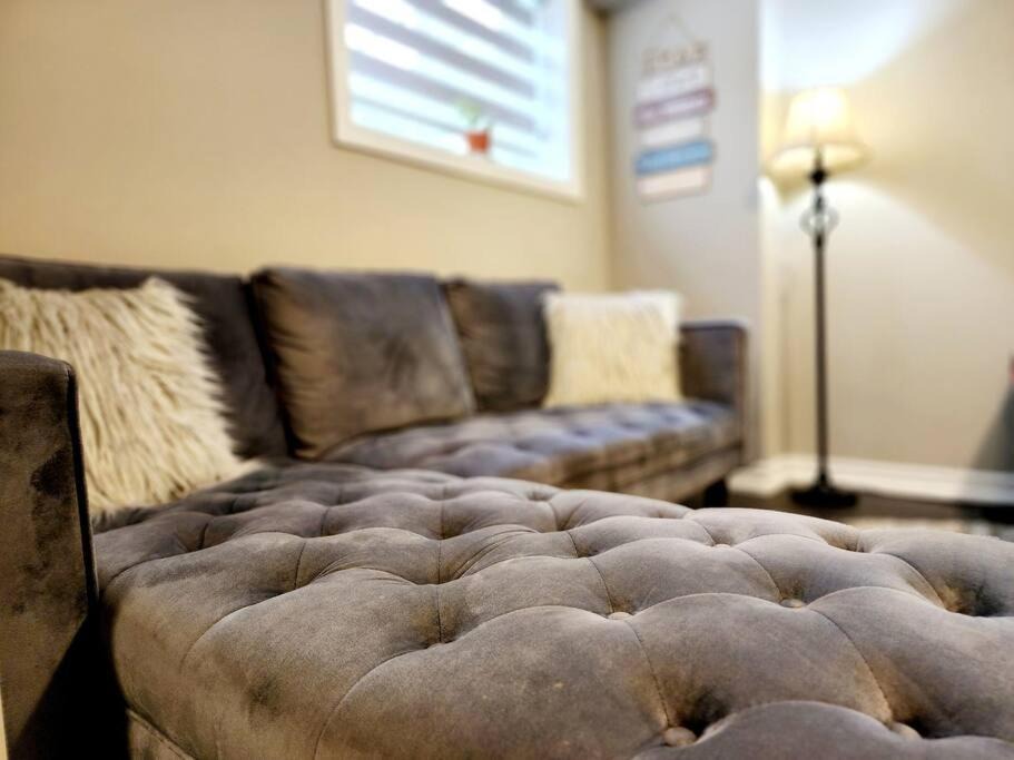 Photo of Livingroom in Halton Regional Municipality