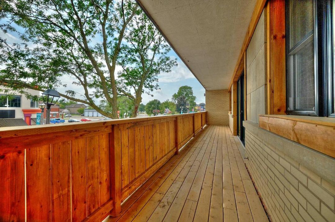 Photo of Patio Balcony in Downtown Niagara Falls