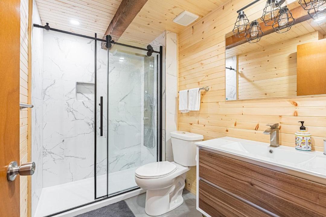 Photo of Bathroom in Sainte-Marguerite-du-Lac-Masson