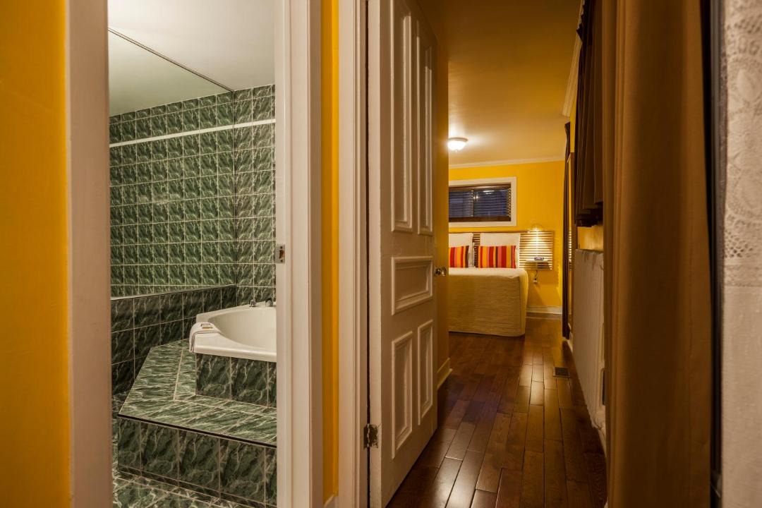 Photo of Bathroom in Quartier des Spectacles