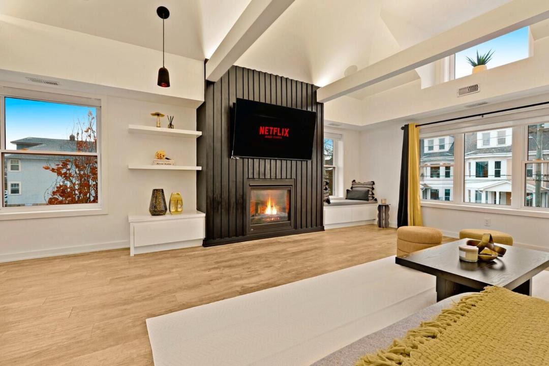 Photo of Livingroom in Downtown