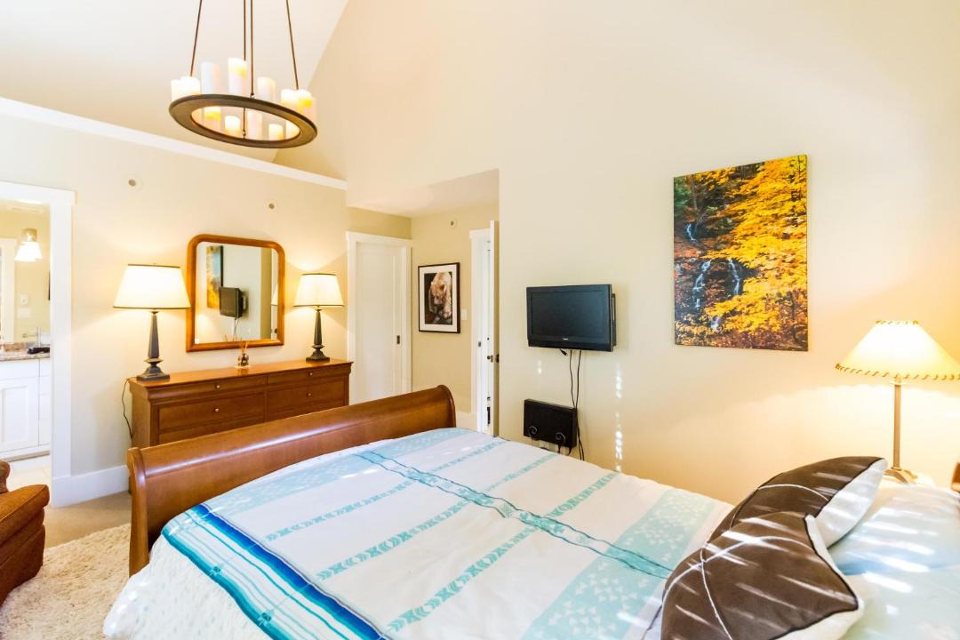 Photo of Bedroom in Upper Village