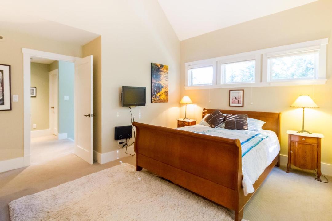 Photo of Bedroom in Upper Village