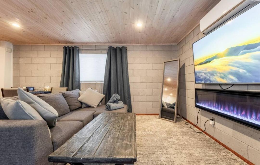 Photo of Livingroom in North Hatley