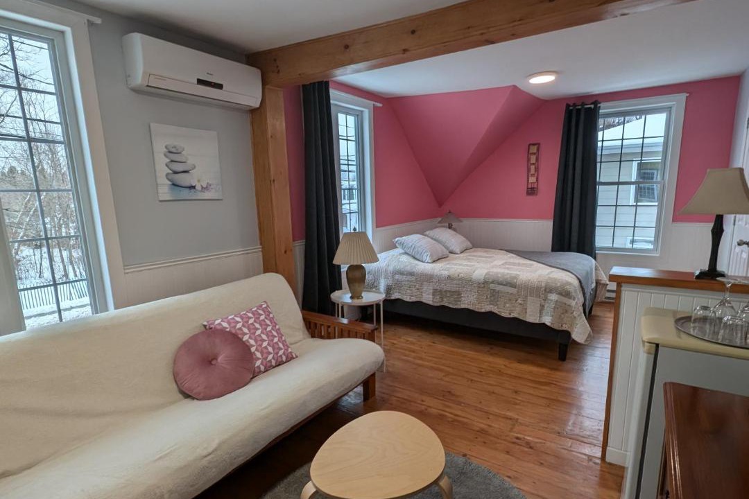 Photo of Bedroom in Magog