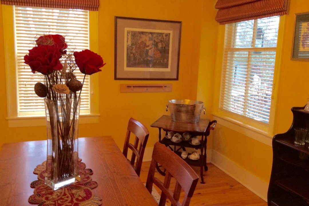 Photo of Livingroom in Old Town Historic District