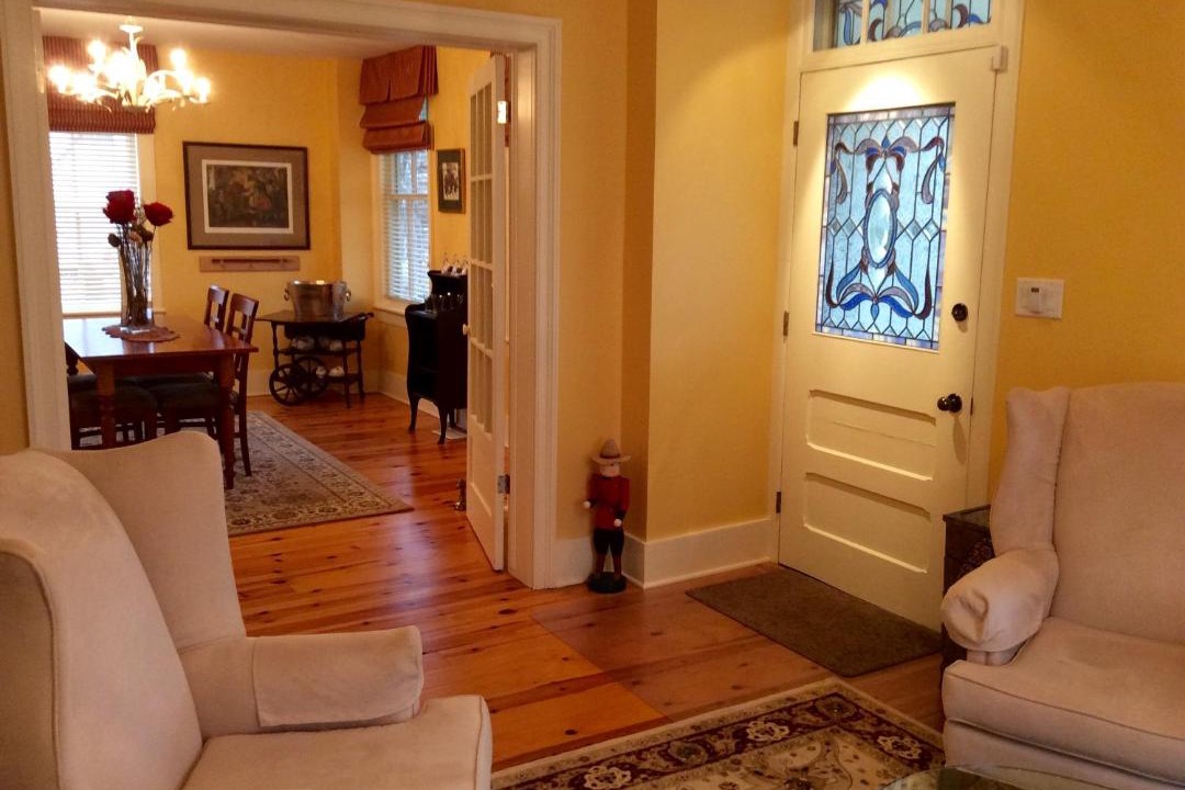 Photo of Livingroom in Old Town Historic District