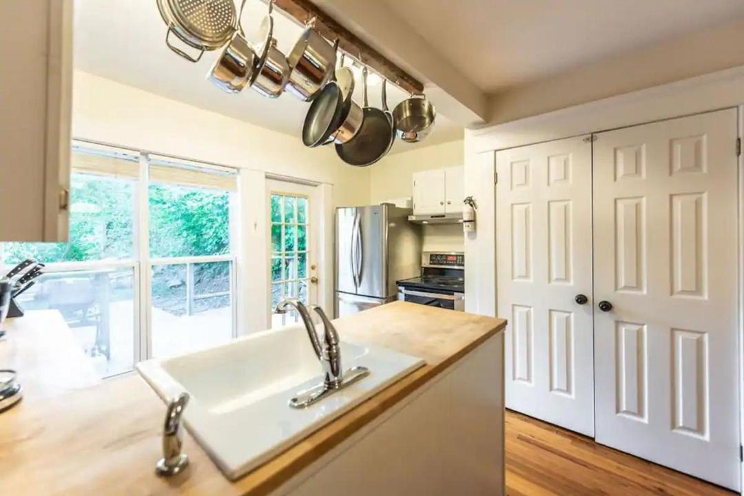 Photo of Kitchen in Waterford Valley