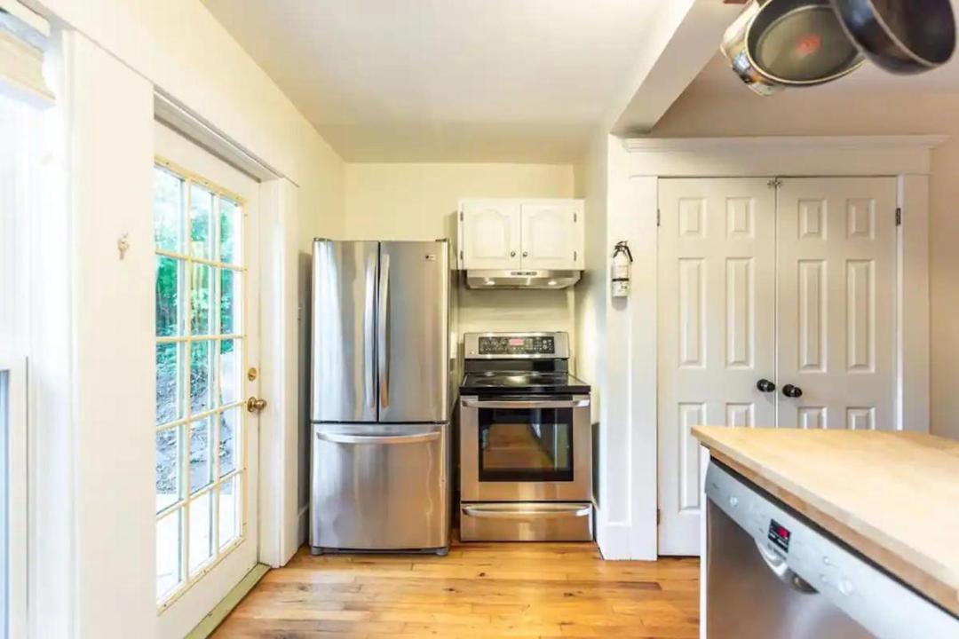 Photo of Kitchen in Waterford Valley