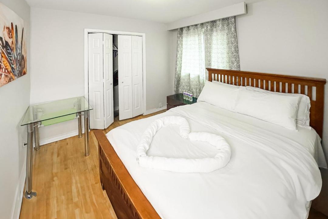 Photo of Bedroom in Woodbine Gardens