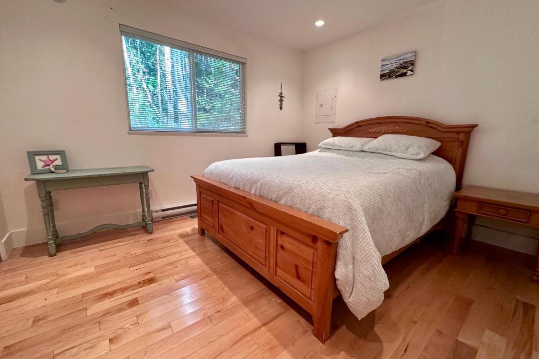 Photo of Bedroom in Mayne Island