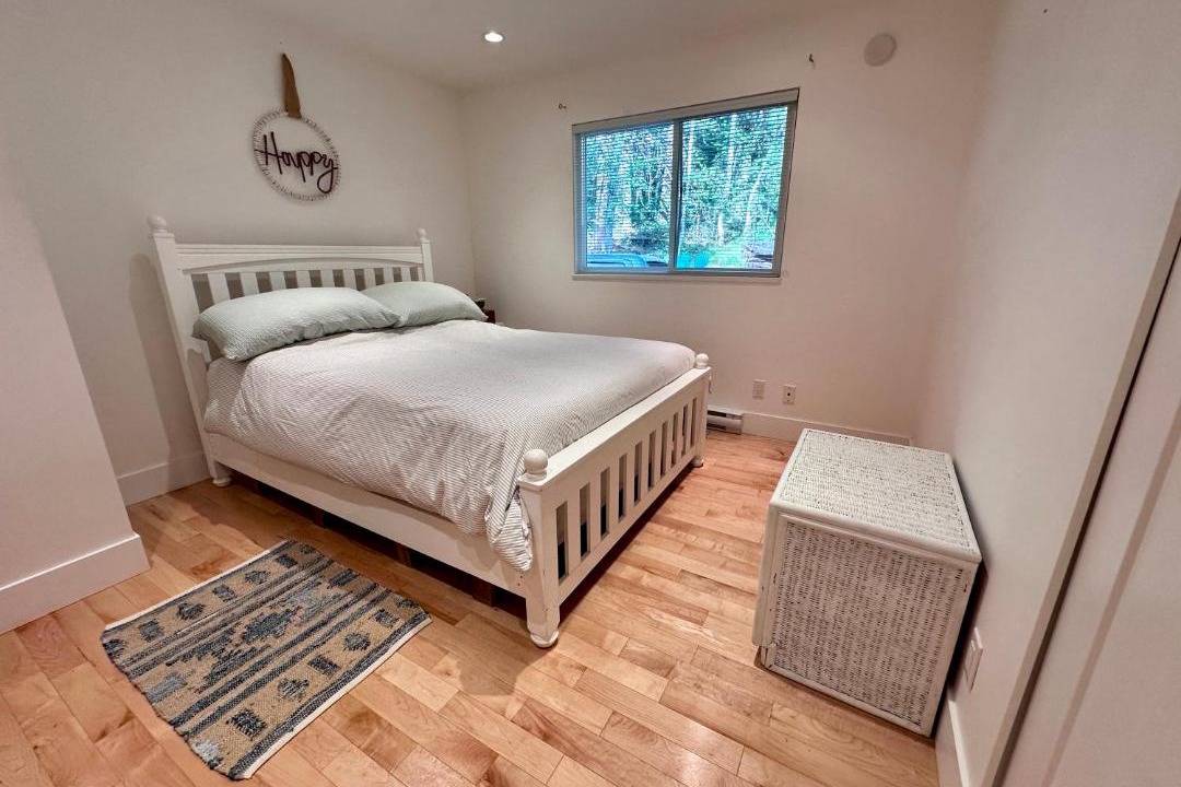 Photo of Bedroom in Mayne Island