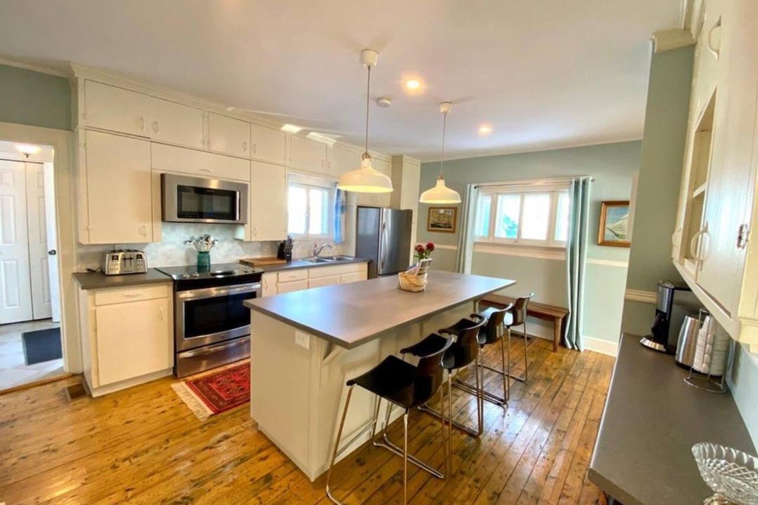 Photo of Kitchen in Queens Square
