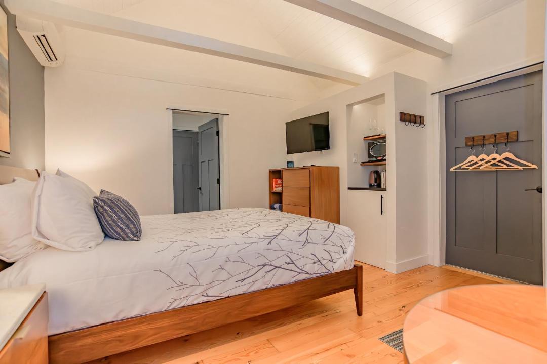 Photo of Bedroom in Salt Spring Island