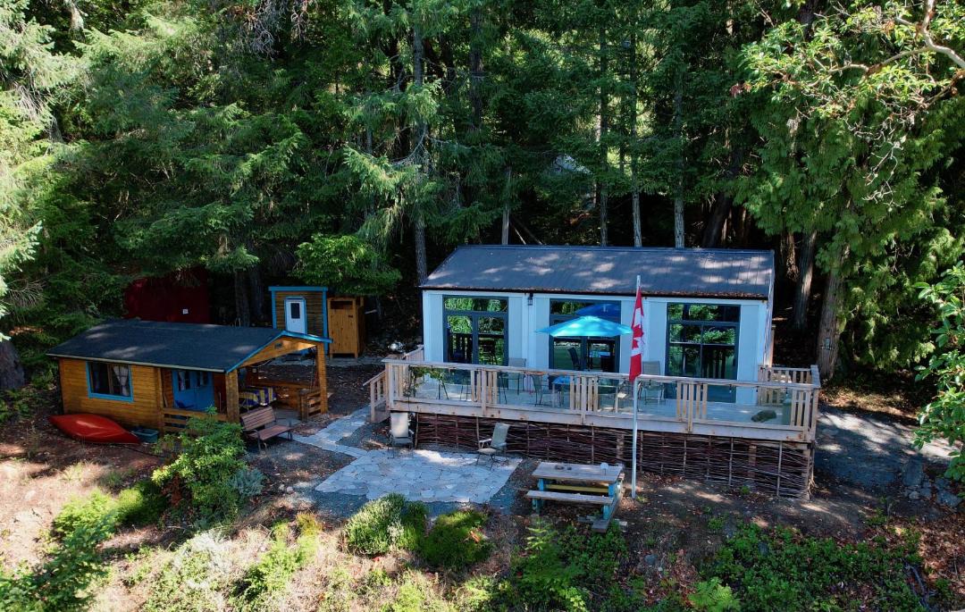 Photo of Others in Thetis Island