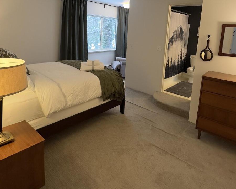 Photo of Bedroom in Dundarave