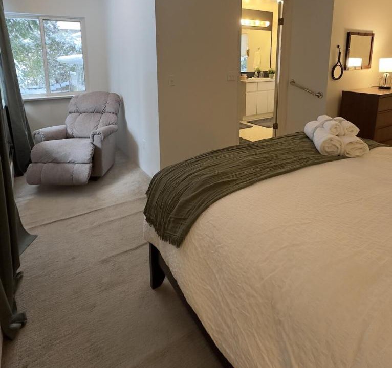 Photo of Bedroom in Dundarave