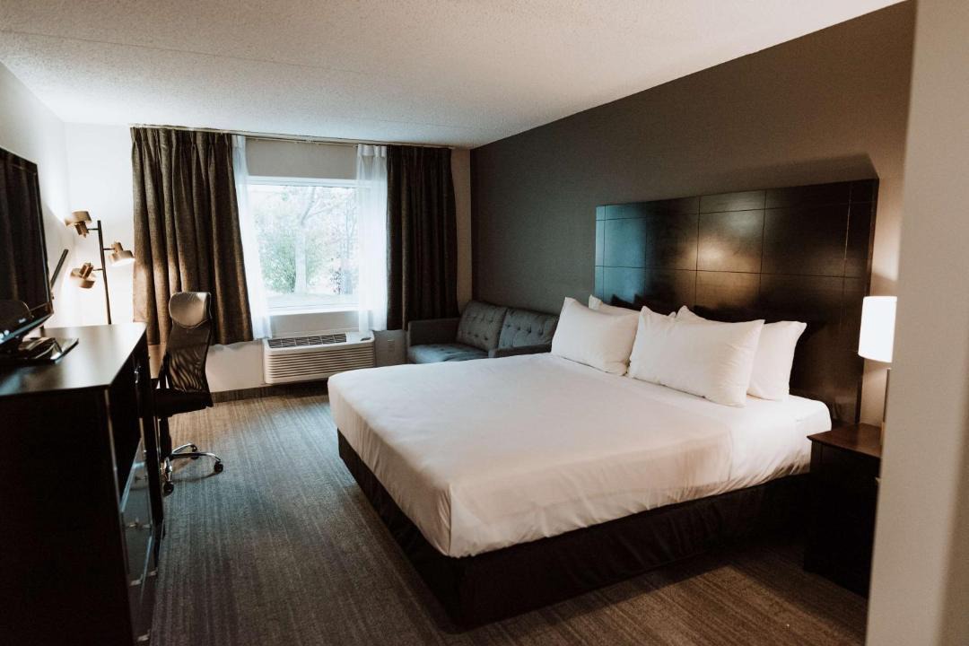 Photo of Bedroom in Nisku