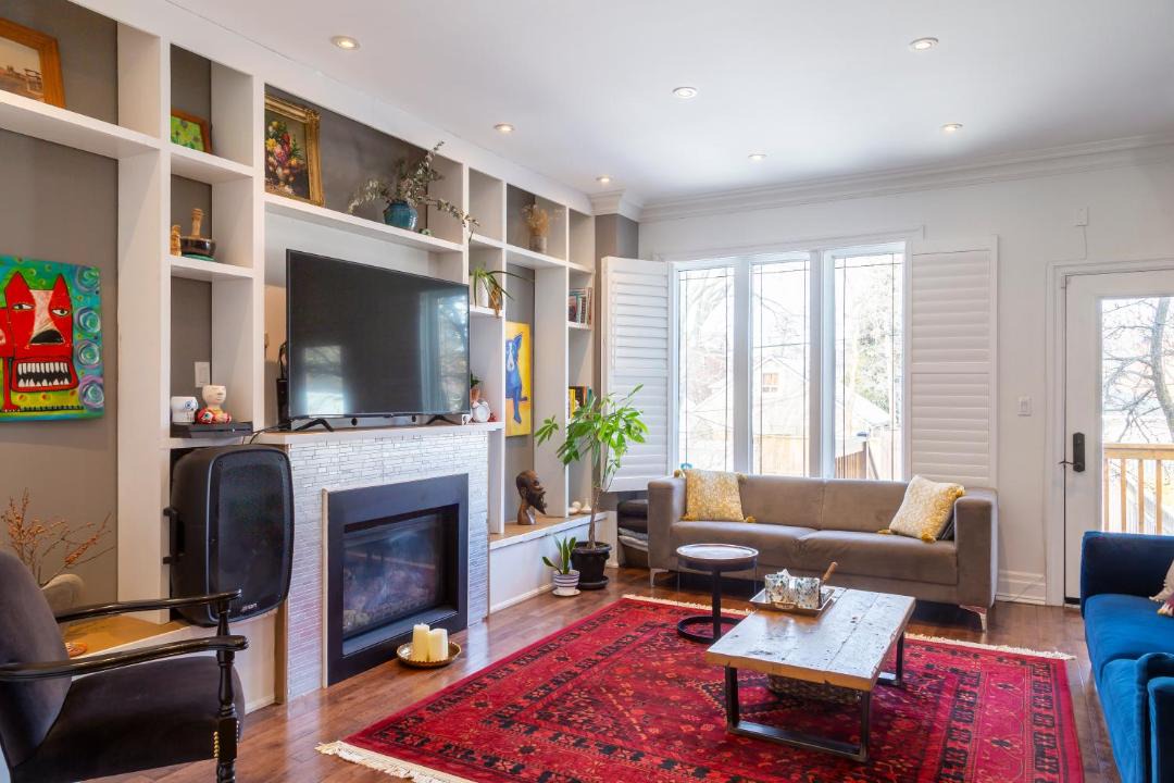 Photo of Livingroom in Old East York