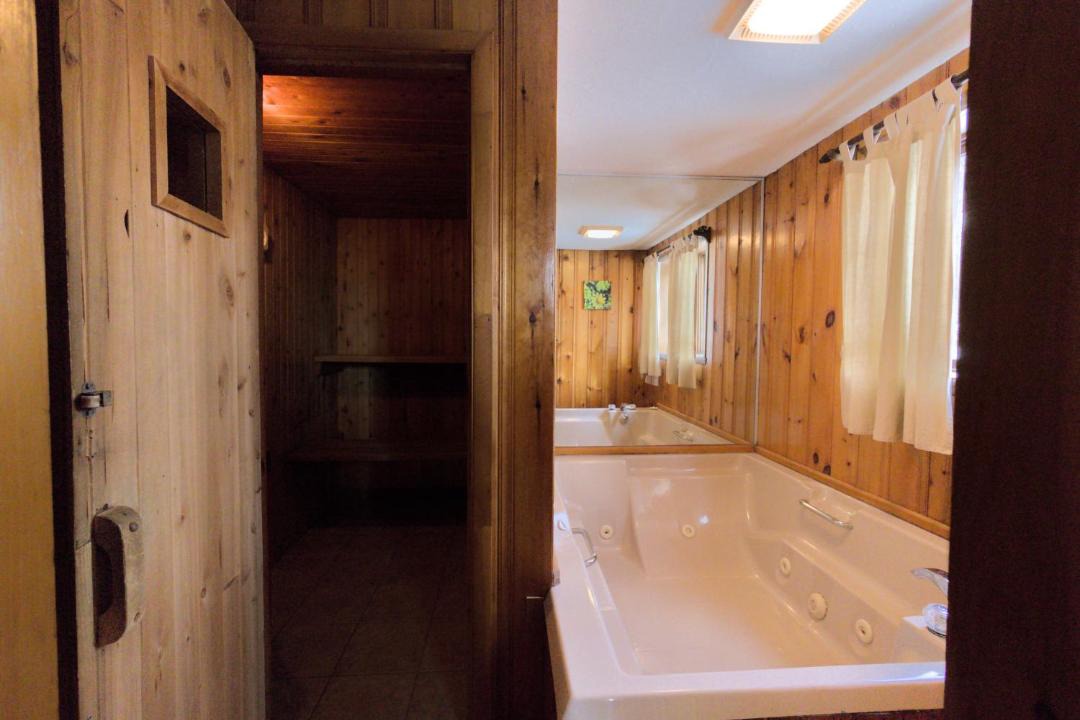 Photo of Bathroom in Sainte-Agathe-des-Monts