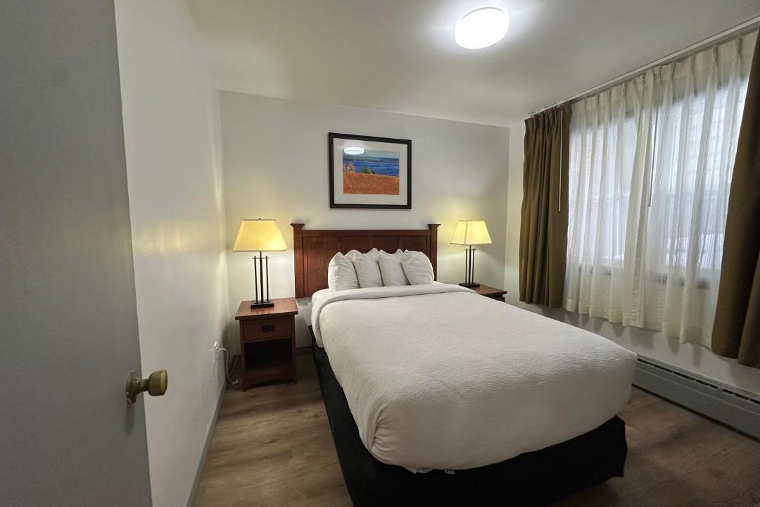 Photo of Bedroom in Queens Square