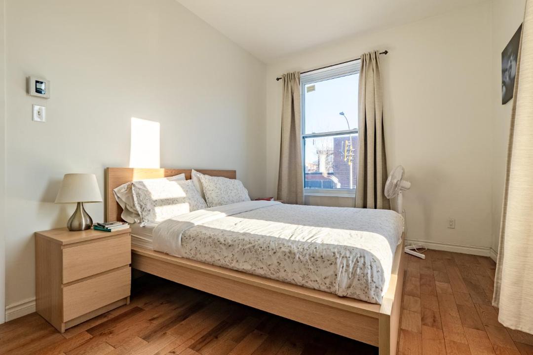Photo of Bedroom in De Lorimier