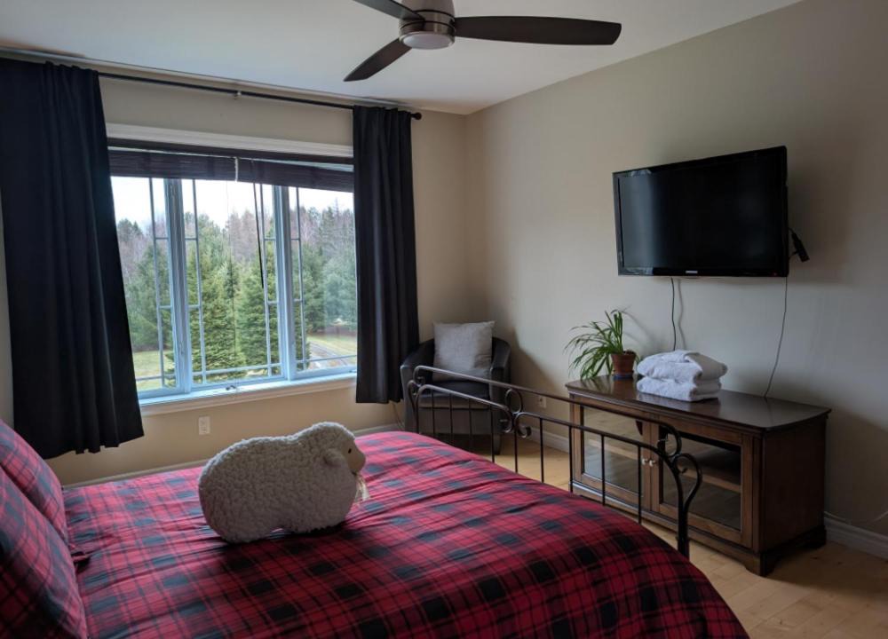 Photo of Bedroom in Sainte-Anne-de-la-Rochelle