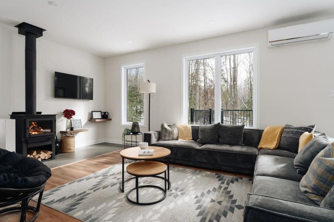 Photo of Livingroom in Amherst