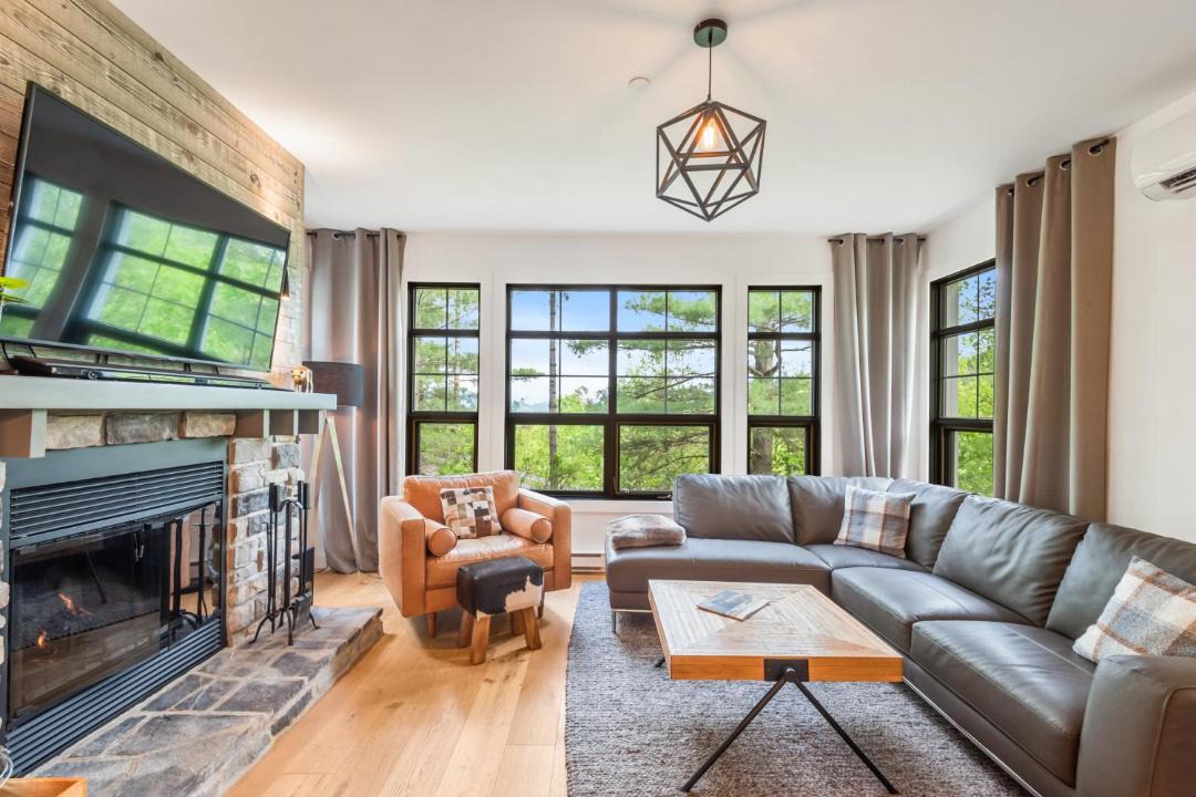Photo of Livingroom in Tremblant-Les-Eaux