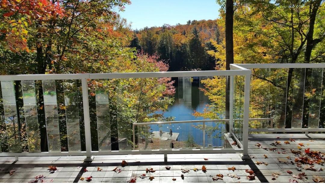 Photo of Patio Balcony in Algonquin Highlands