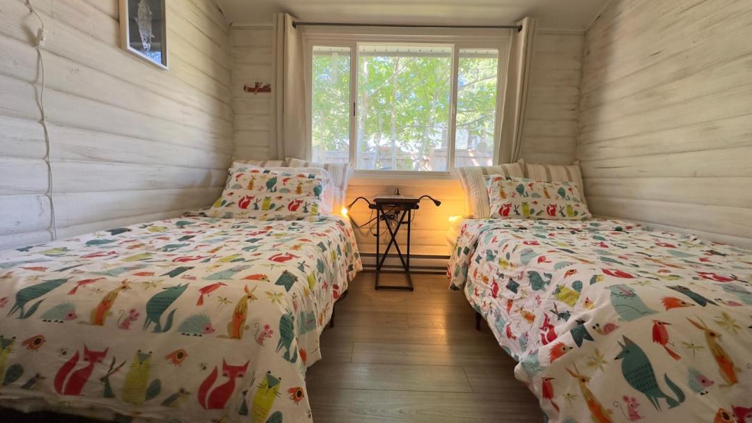 Photo of Bedroom in Harrison Hot Springs