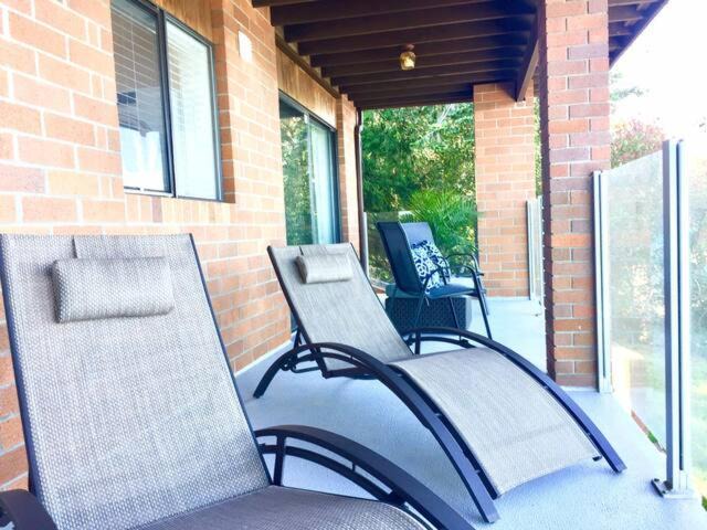 Photo of Patio Balcony in Juan de Fuca Electoral Area