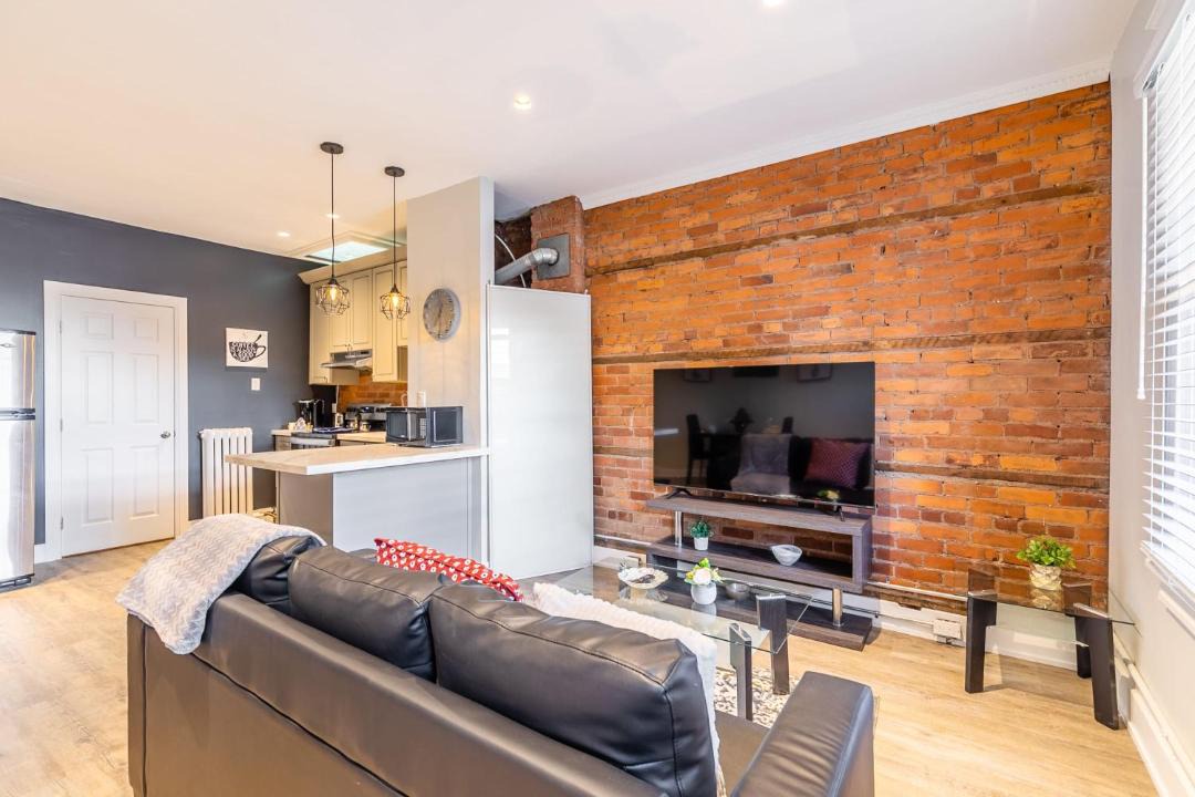 Photo of Livingroom in Central Hamilton