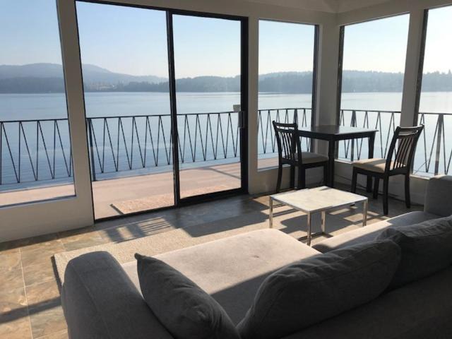 Photo of Patio Balcony in Juan de Fuca Electoral Area