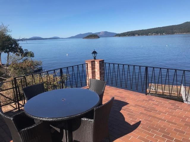 Photo of Patio Balcony in Juan de Fuca Electoral Area