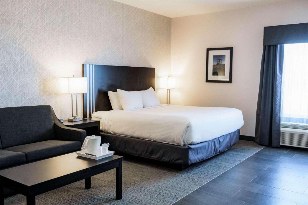Photo of Bedroom in Leduc
