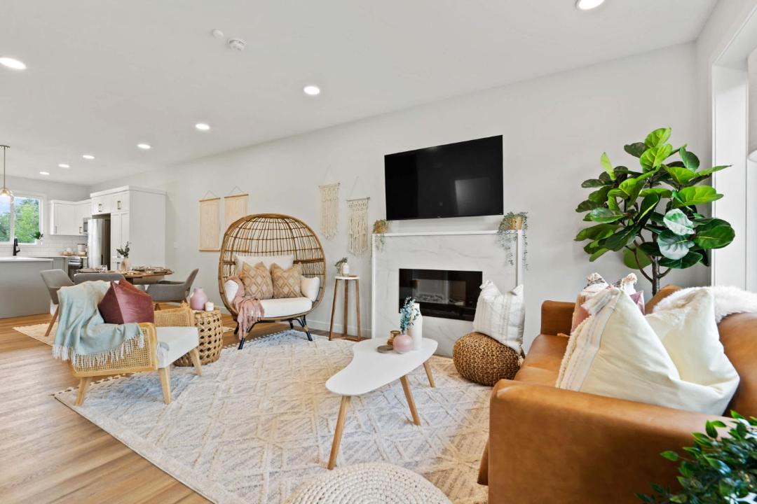 Photo of Livingroom in Sylvan Lake