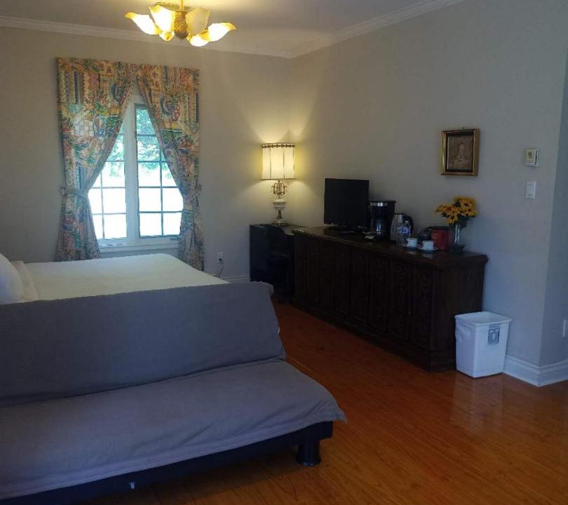 Photo of Bedroom in Adjala-Tosorontio