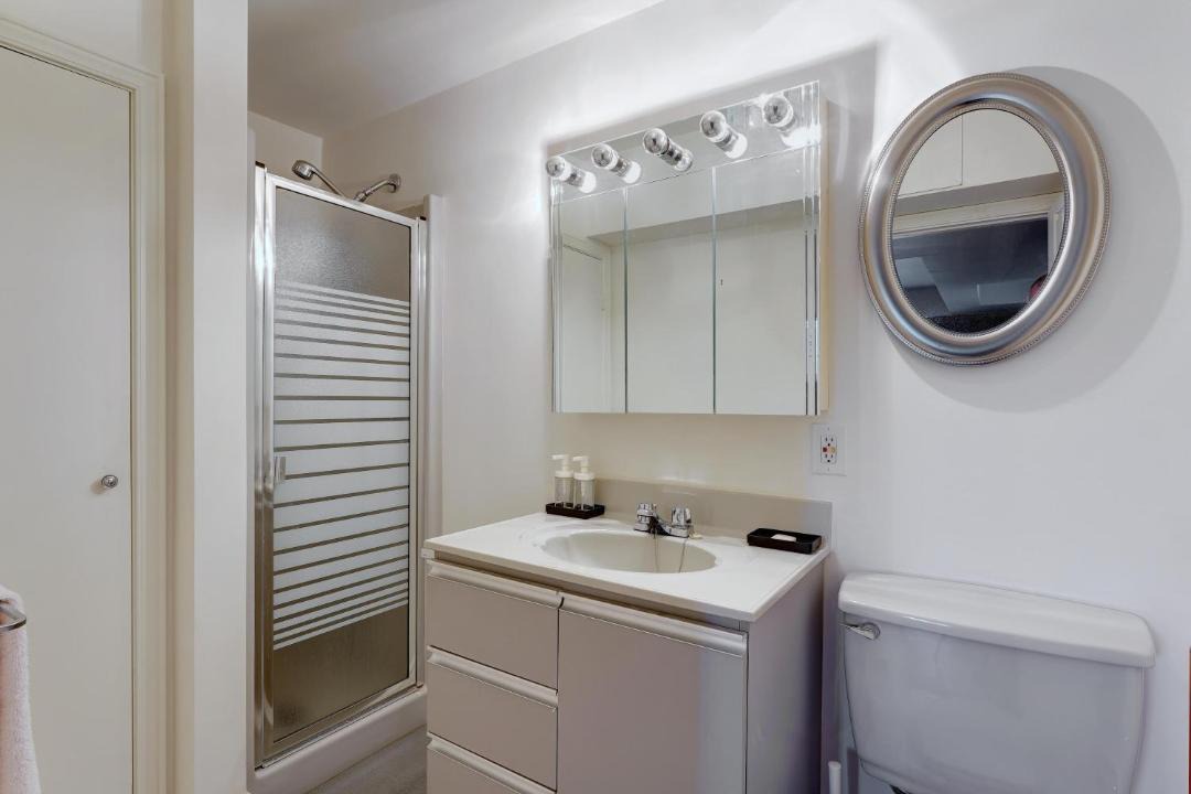 Photo of Bathroom in Laval-des-Rapides
