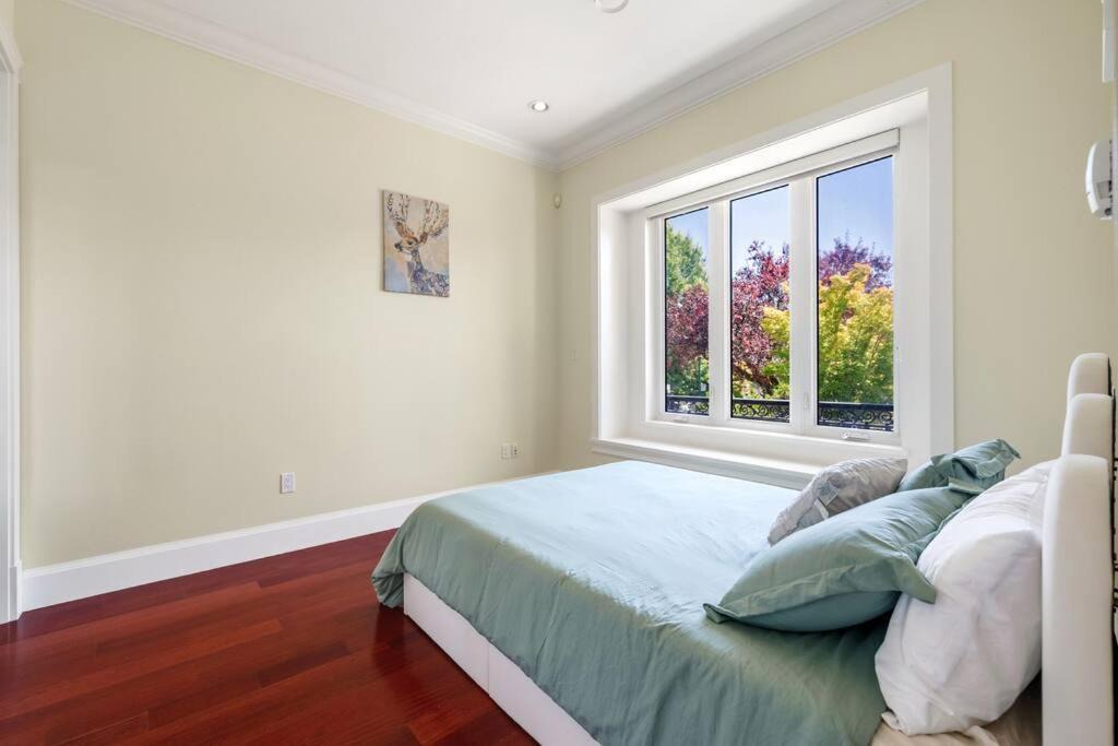 Photo of Bedroom in Vancouver South