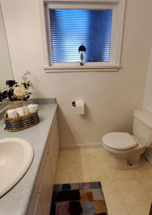 Photo of Bathroom in Hollyburn