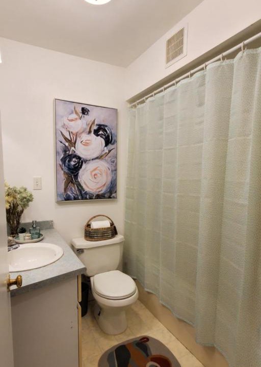 Photo of Bathroom in Hollyburn