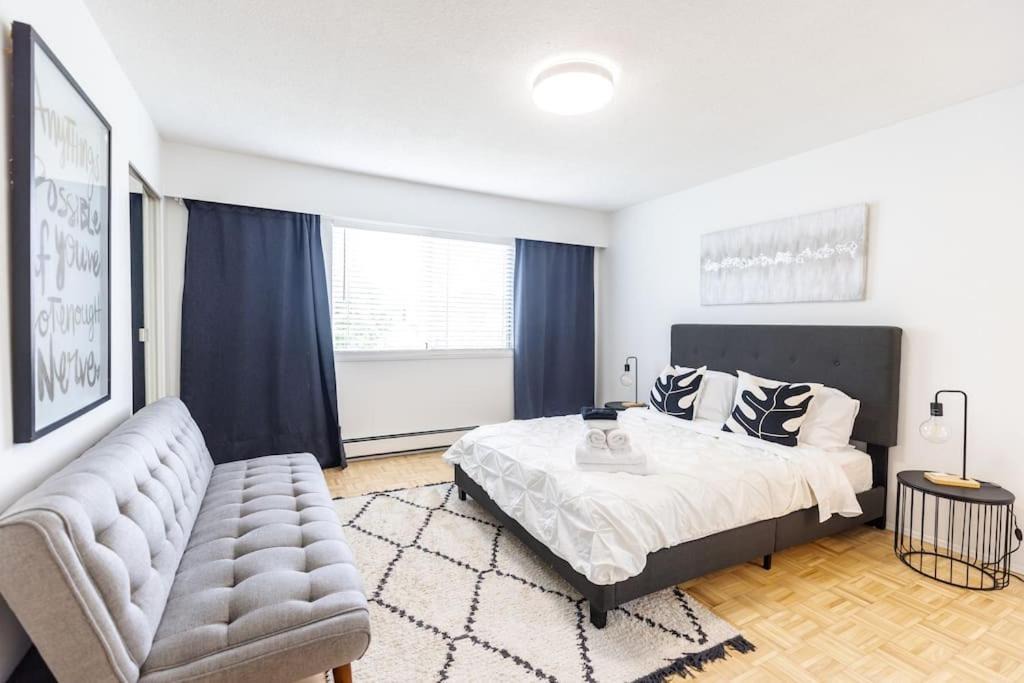 Photo of Bedroom in Renfrew-Collingwood