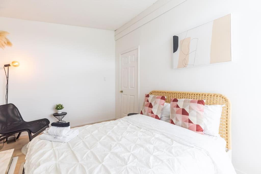 Photo of Bedroom in Renfrew-Collingwood